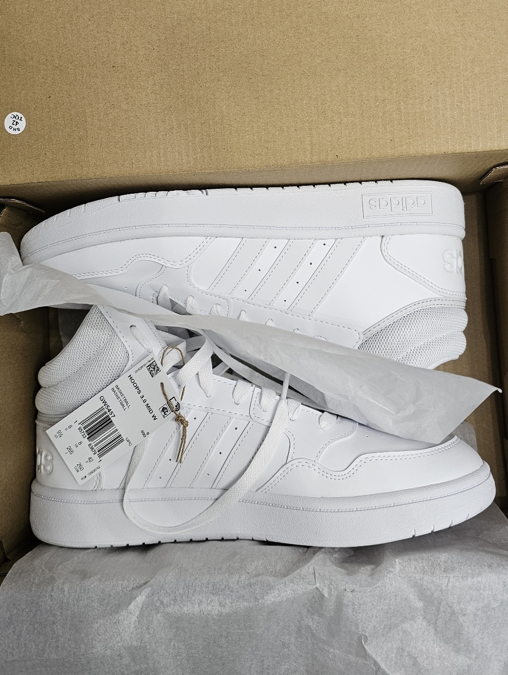 NWT adidas Womesn All-White Sneakers